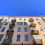 Nestor&Jeeves - Colibri Prestige - Central - Close Sea