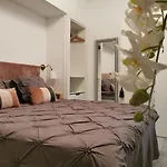 L'ensoleillee Apartment