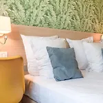 Du Centre, Un Ammi Hotel
