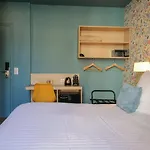 Hotel Du Centre, Un Ammi