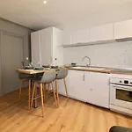 Lovely Heart Of Golden Square Fiber Wifi Apartment *
