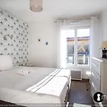 Air-conditioned With Pool Garage In A Luxury Holiday home Nice
