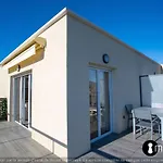 Air-conditioned With Pool Garage In A Luxury Holiday home