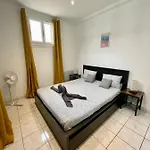 Joli Spacieux A 3 Min A Pied De La Apartment