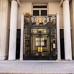 Apartment новая 3-комнатная на 2й линии от моря. Nice