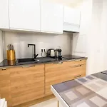 новая 3-комнатная на 2й линии от моря. Nice