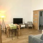 Appartement Zen Avec Patio Et Climatisation, En Centre-Ville