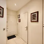 Apartment Le Jardin Ascot By Booking Guys