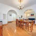 Nestor&Jeeves - Meyerbeer - Central - Very Close Sea