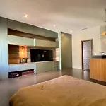 2 Pieces Luxe + Hammam