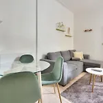Superbe Studio Vieux Nice 1 Min A Pied De La Plage