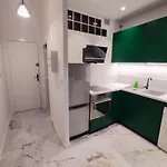 Garden Level Nearby *