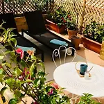 Charming Mezzanine W/ Large Terrace - Apartment *