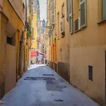 L10 Central Suite 2 Bedrooms Old Nice Wifi 3Mins Sea