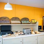Twenty Business Flats Angely Hotel