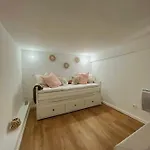 Bright Studio Ideal For Couple In Nice