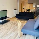 Magnifique Appartement 60M2 ,3 Pieces , Equipee,Tres Lumineux, 2 Minutes A Pied De La Plage