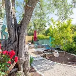 Beautiful Villa In A Peaceful Location In Nice