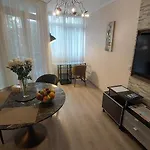 Apartment-avenue Des Fleurs - 06000 *