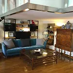 Large 5 Room Apartment With 3 Shower Rooms And Air Con.