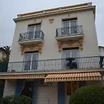 Nice Centre, Piscine, Intime, En Villa Ancienne