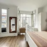 Beautiful Apartment Close To The Sea