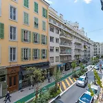 Large Haussmanian Appartment In The Heart Of Nice