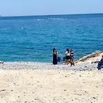 Studio A 100 M De La Plage Avec Clim Et Balcon