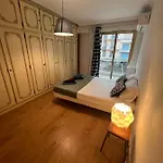 Beachfront Promenade Apartment: Sea Views And Easy Beach Access Apartment
