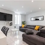 Grand Appartement- Le Port A/c Apartment Nice