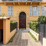 Ultra Central 2 Bdr Ac & Parking