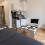 Nice Centre Studio Avec Balcon