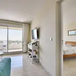 Apartment W 2 Bathrooms At 400M From The Beach