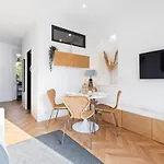 Apartment Renting - Maeterlinck - Idyllic Luxury Retreat In Cap De Sea View