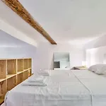Studio Avec Mezzanine Au Coeur De La Vieille Ville