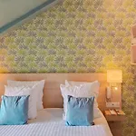 Du Centre, Un Ammi Hotel