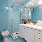 Apartment 1 Bedroom Downtown Carre D'or With Garage Nice