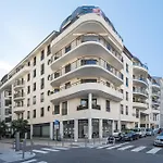 Nice 1 Bedroom downtown Carré d\'Or with garage