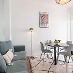 Lovely 2 Bdr Harbor Apartment *
