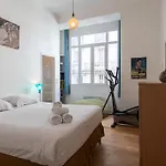 #22 Emma 2bdr Balcony Center Town 2mins Tramway Apartment