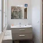 #22 Emma 2bdr Balcony Center Town 2mins Tramway Apartment *
