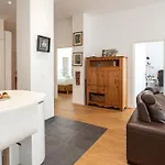 Apartment #22 Emma 2bdr Balcony Center Town 2mins Tramway
