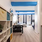 Large Studio 100M From The Beach