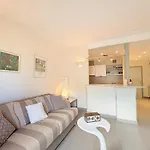 Nestor&Jeeves - Baieta - Balcony