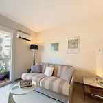 Nestor&Jeeves - Baieta - Balcony