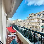 Nestor&Jeeves - Baieta - Balcony