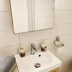 Apartment Studio- Mont Boron, Piscine Sur La