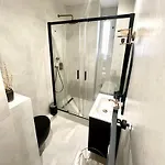 Apartment Luxe Center: 3-bedroom With Parking Near *