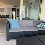 Beachfront Promenade Apartment: Sea Views And Easy Beach Access Apartment