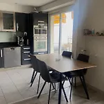 Bright T3 With Balcony